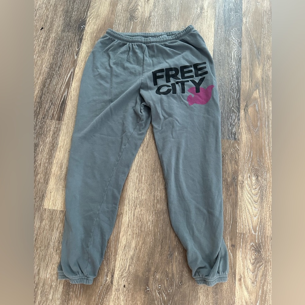 free city,gray sweat pants, barley worn, large